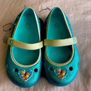 Crocs Glittery Frozen with Ana And Elsa ❄️